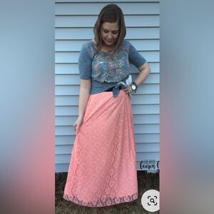 Lularoe Lucy mauve floral lace skirt sz small